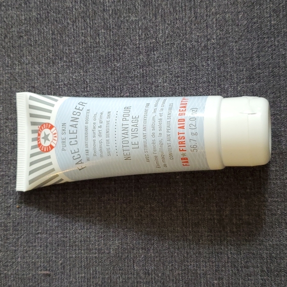 First Aid Beauty Face Cleanser - 2 oz - Picture 2 of 4